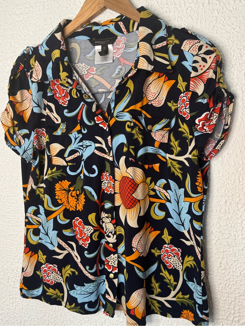 BCBGMaxAzria Black Floral Short-Sleeve Button-Down Top